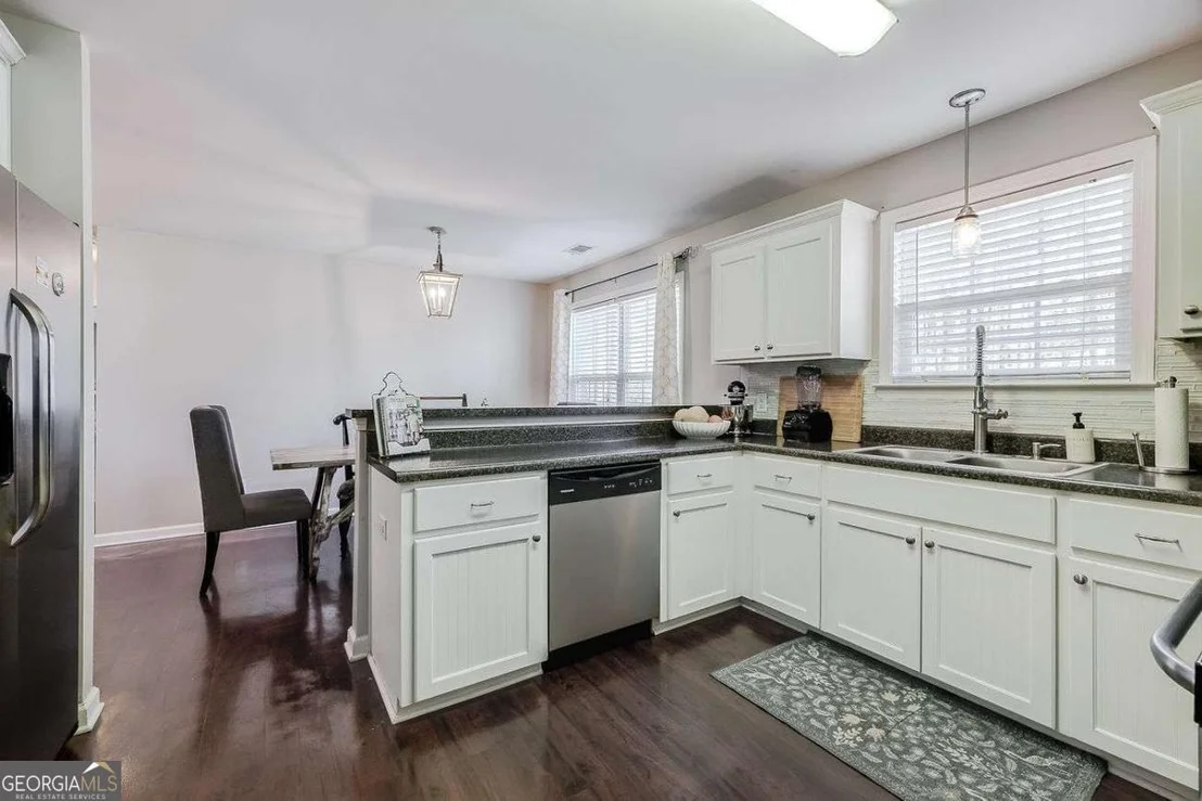 Photo of 104 Southbrook Drive