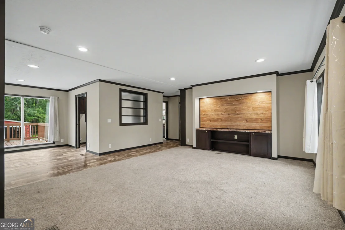 Photo of 257 Iris Drive
