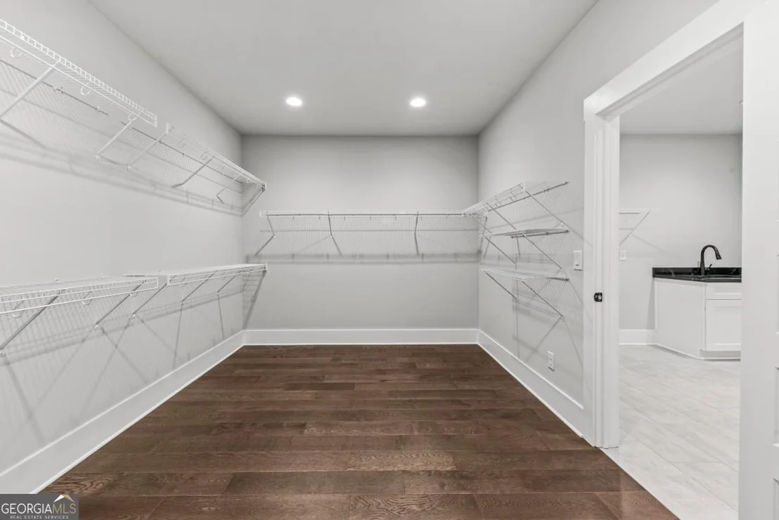 Photo of 1231 Spinnaker Road