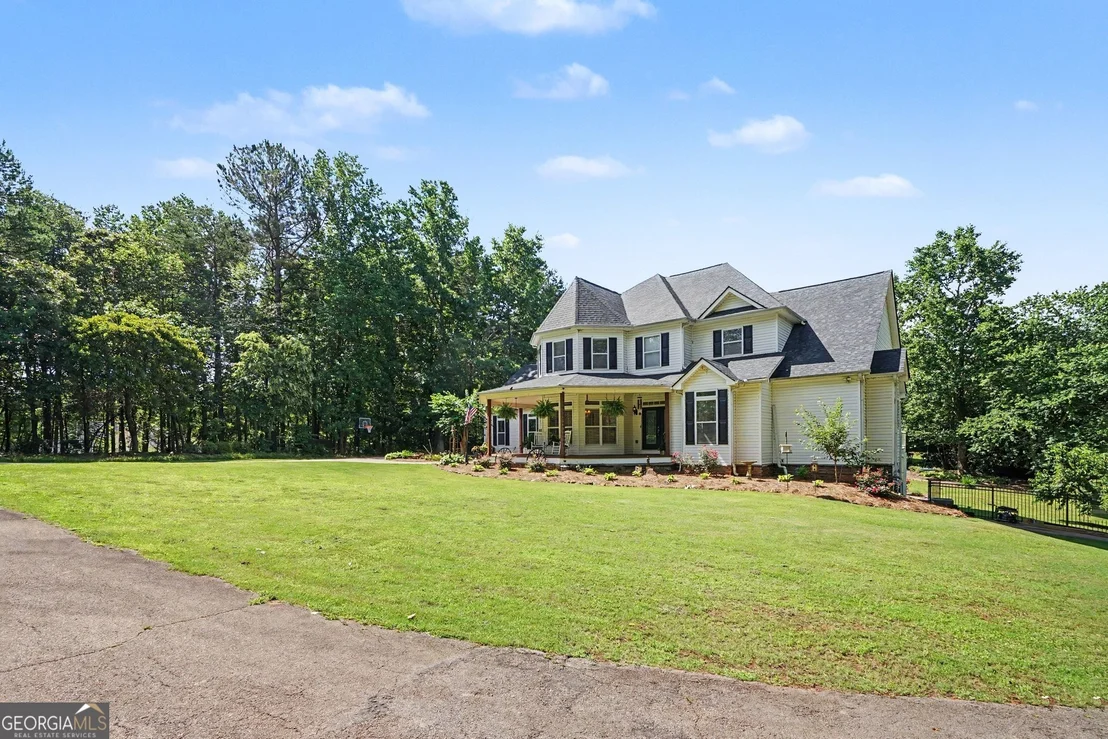Photo of 385 Primrose Lane