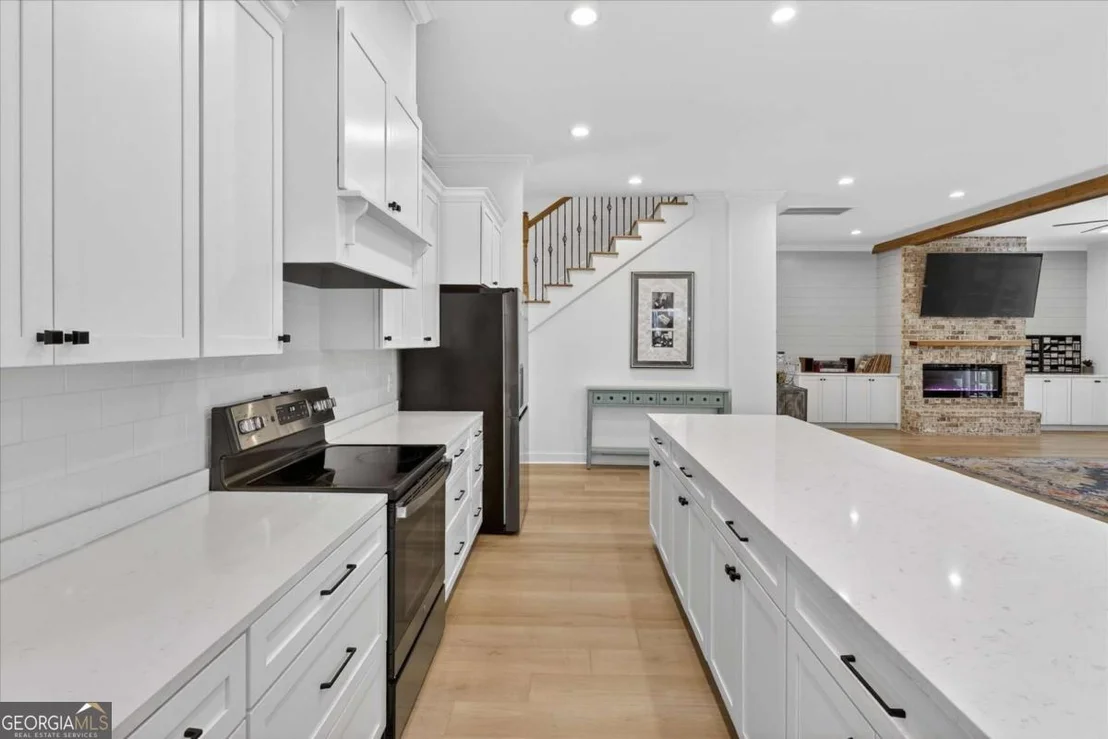 Photo of 320 Long Pond Road