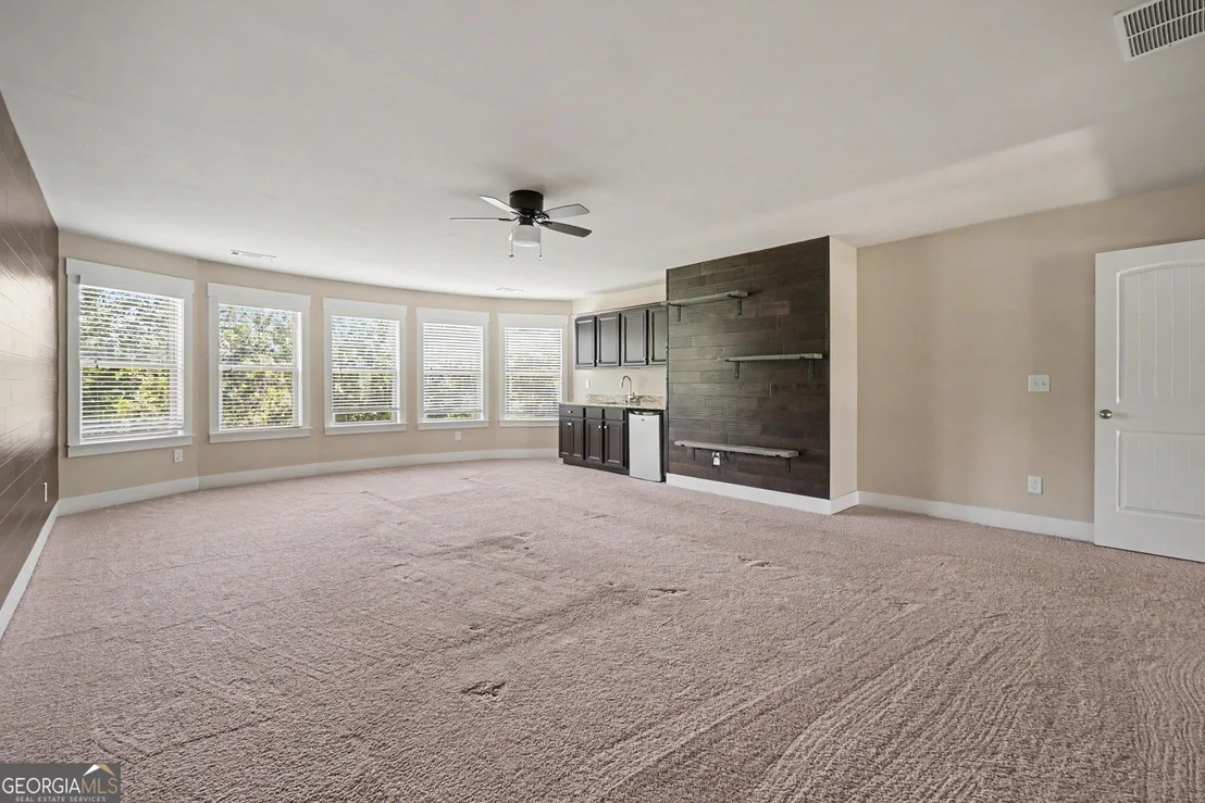 Photo of 411 Ridgeway Lane