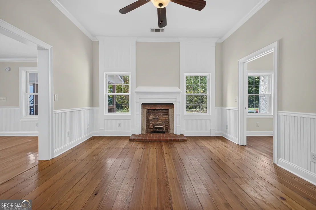 Photo of 406 Vineyard Road