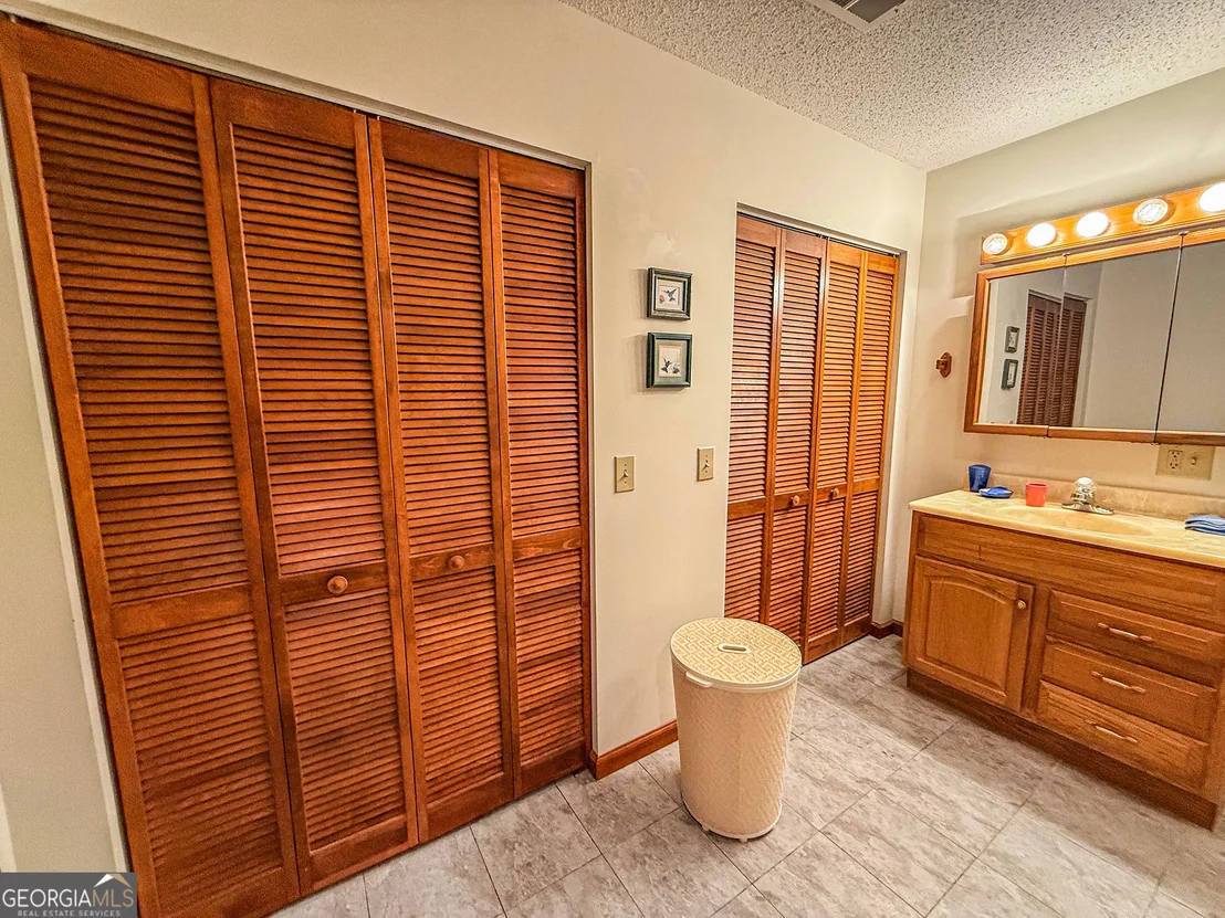 Photo of 195 Cedar Lane