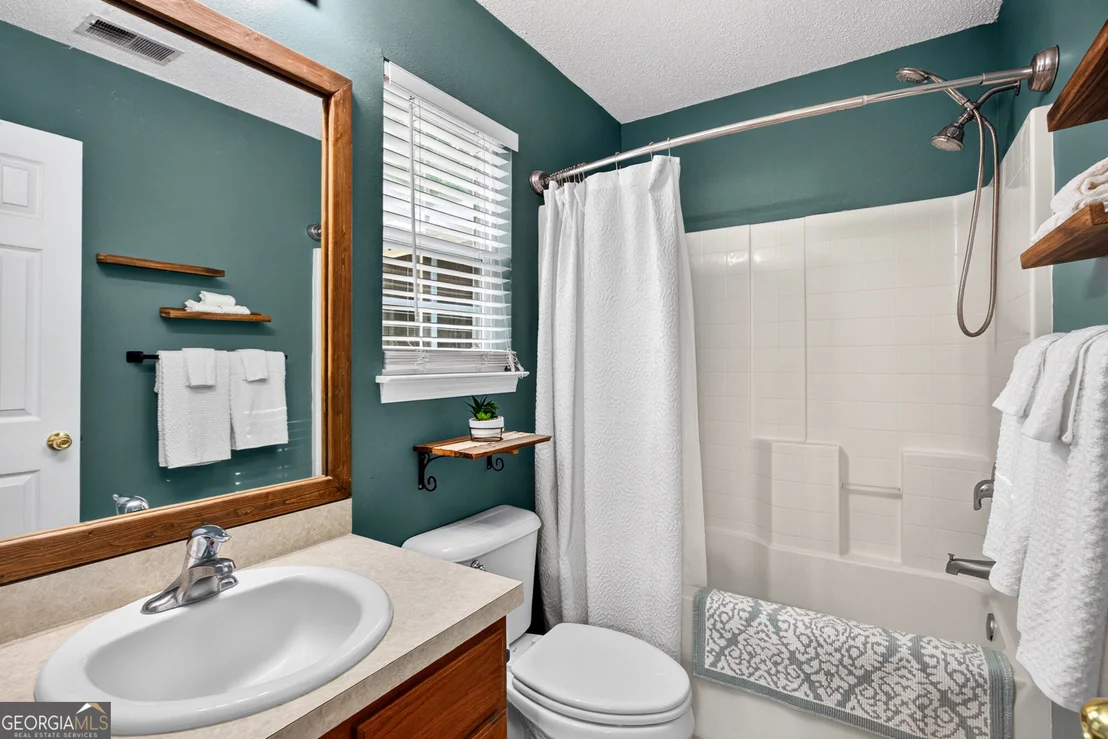 Photo of 410 Shadowbrook Circle
