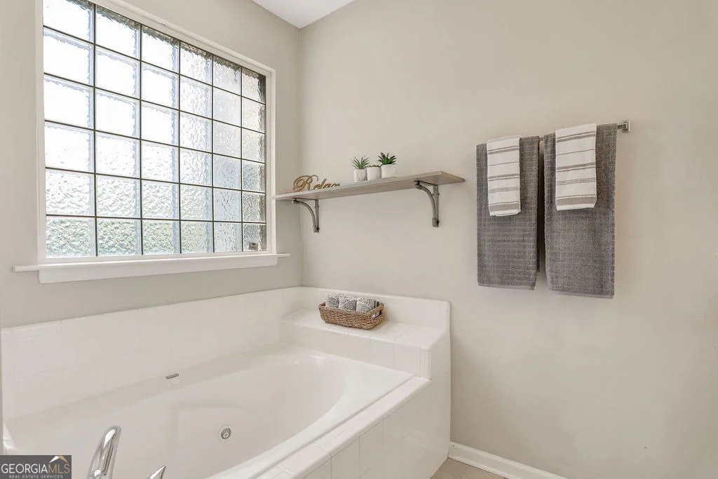 Photo of 210 Brown Thrush Road