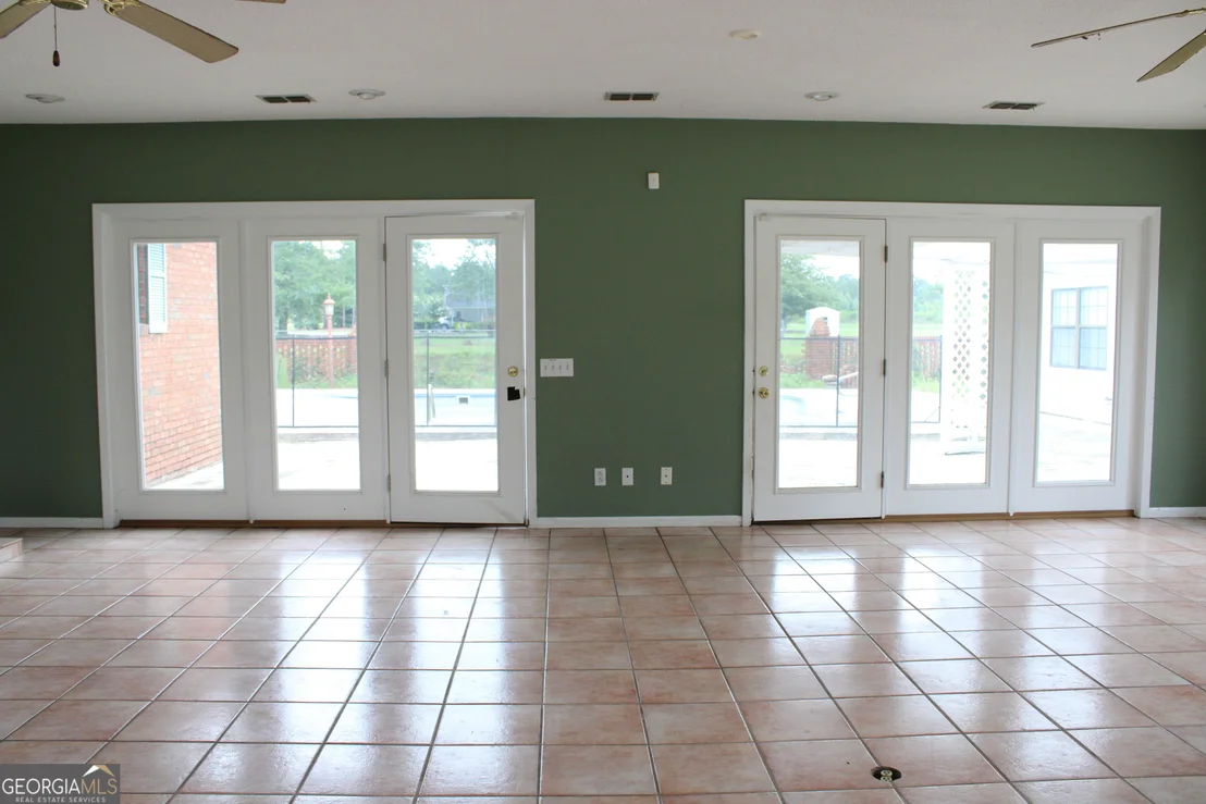 Photo of 338 Lakeview Drive