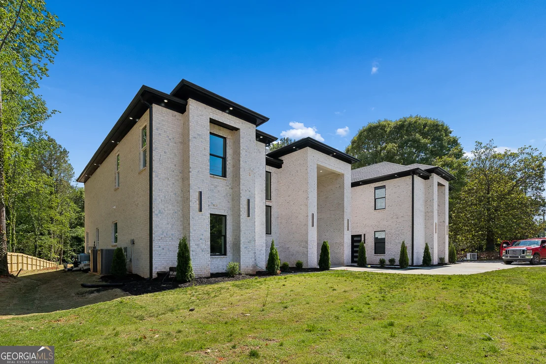 Photo of 1035 Auburn Road