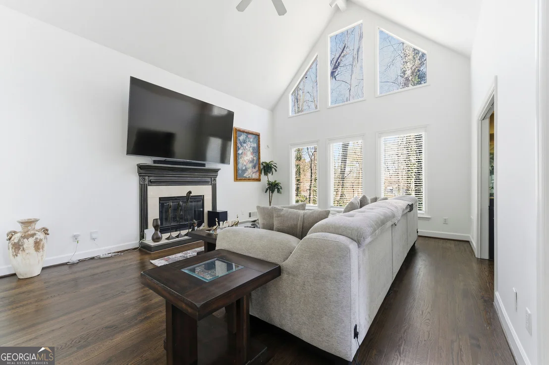 Photo of 3866 Sidestreet
