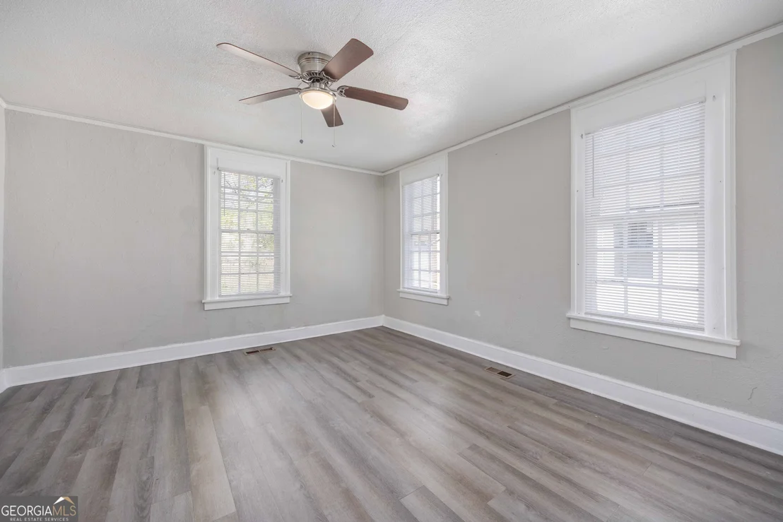Photo of 1103 Bryan Avenue