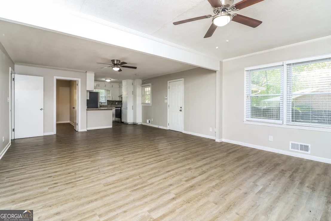 Photo of 611 Walnut Way SW