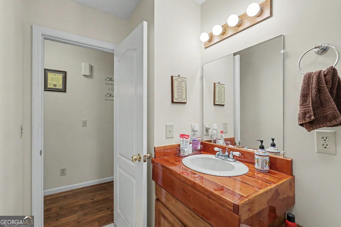 Photo of 325 Walnut Mountain Road
