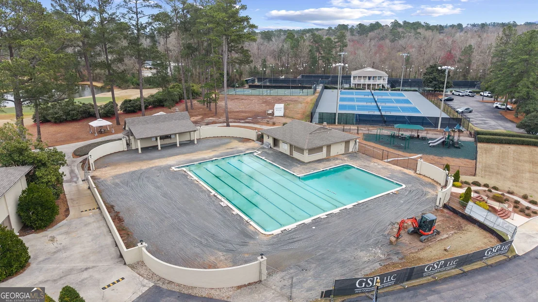 Photo of 607 W Lake Circle