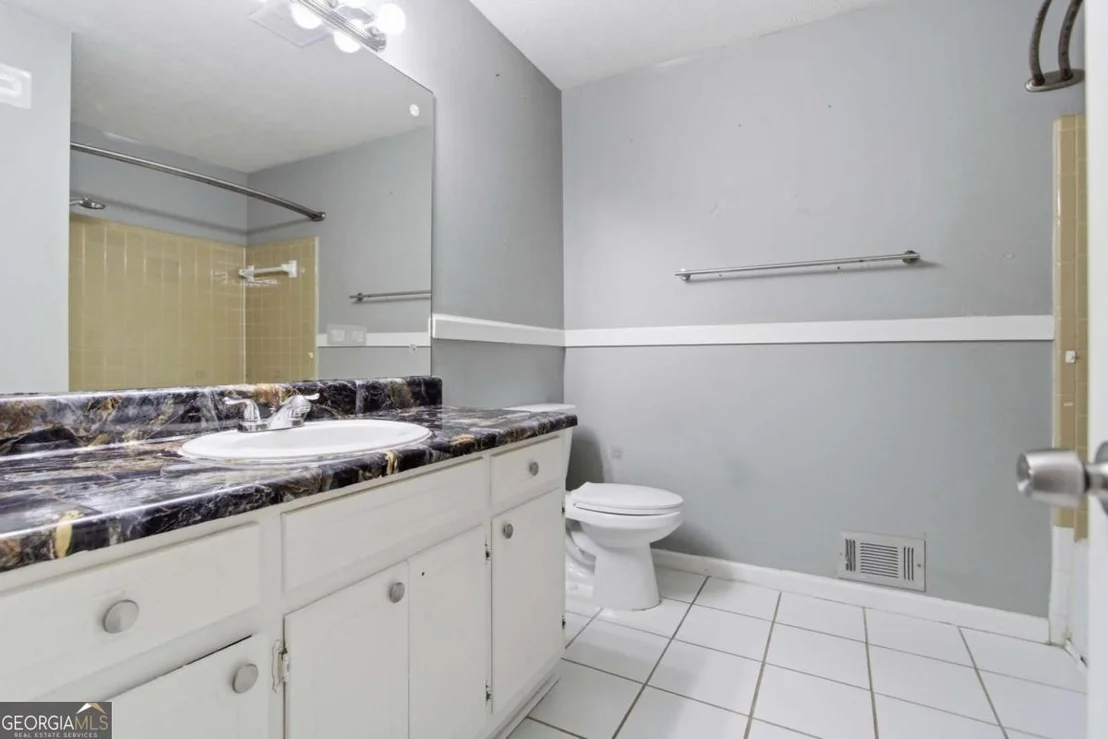 Photo of 1614 Devon Court