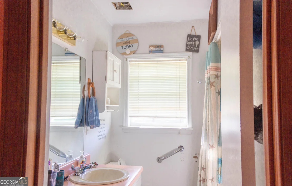 Photo of 695 Jasmine Drive