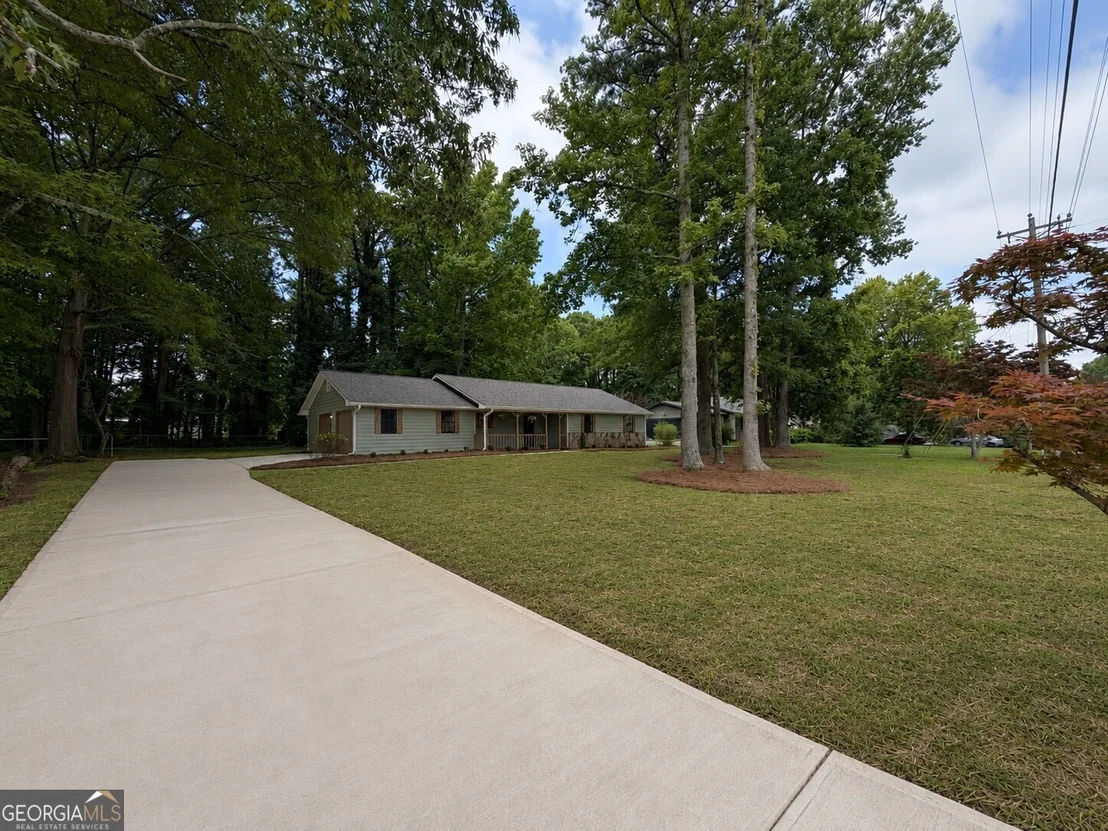 Photo of 1903 Old Concord Drive SE