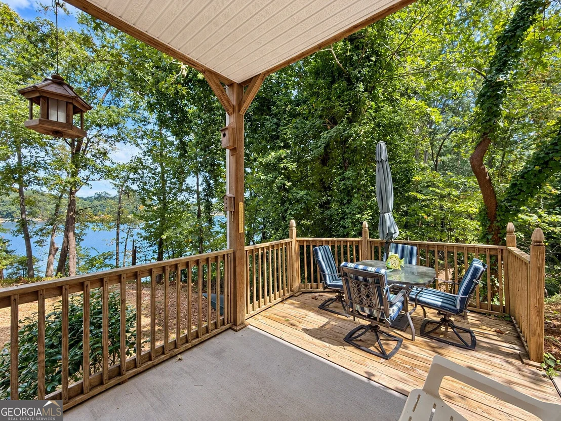 Photo of 669 Shorewood Circle