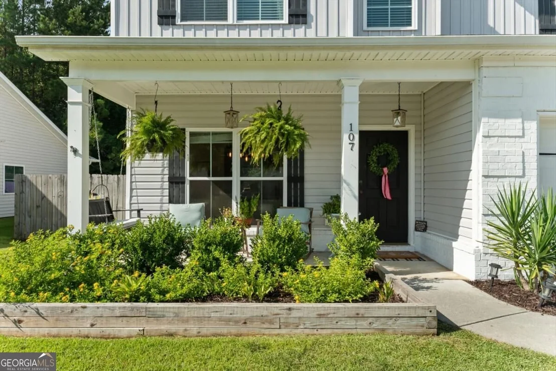 Photo of 107 Green Paddock Circle