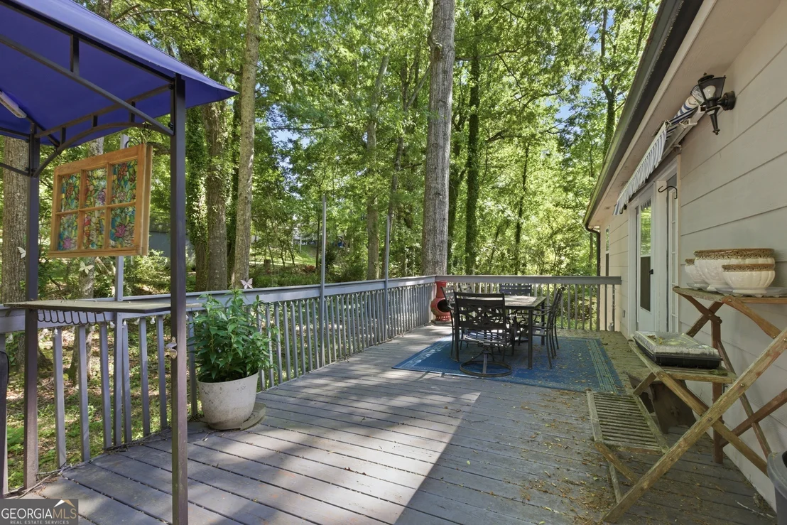 Photo of 325 Springwood Drive