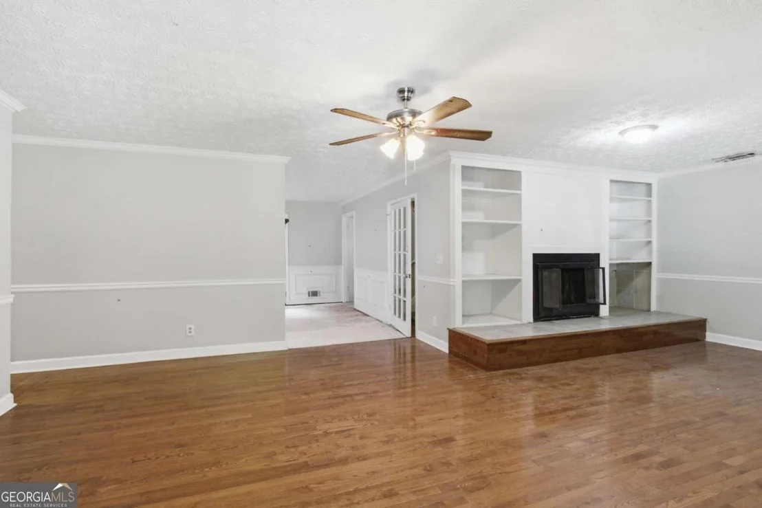 Photo of 2671 Pine Log Way