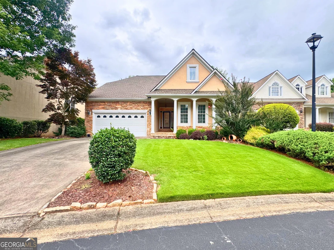 Photo of 817 Chalet Hills