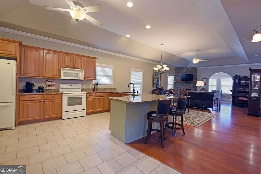 Photo of 414 Long View Circle