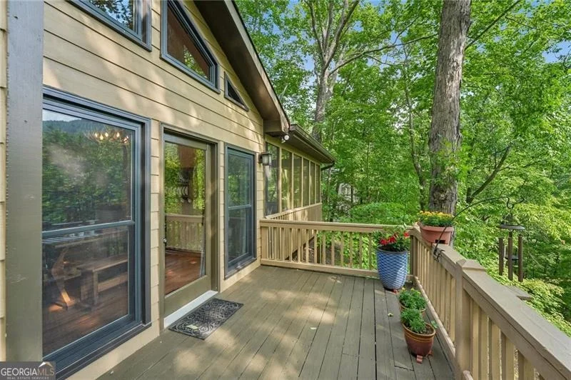 Photo of 1482 Valley View Drive