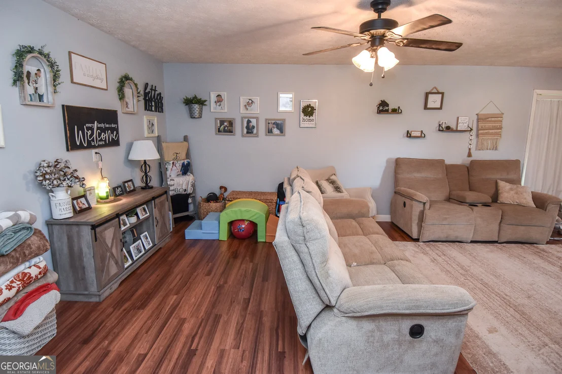 Photo of 1579 Van Buren Road