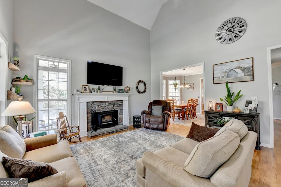 Photo of 1555 Lower River Road