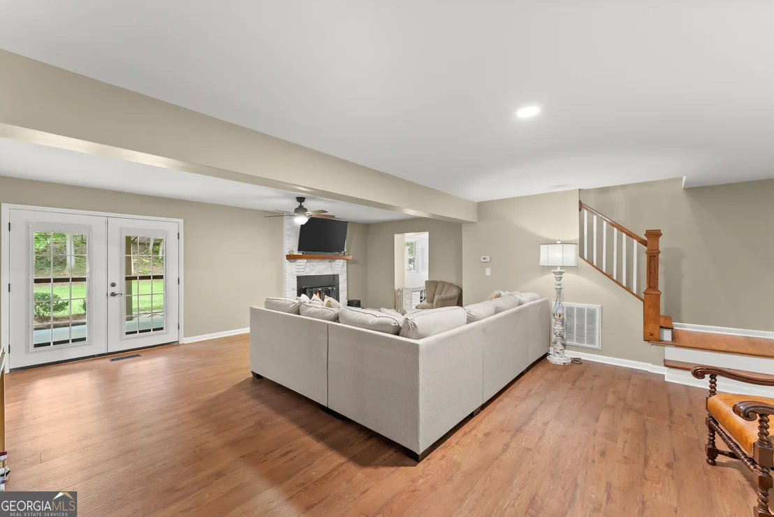 Photo of 290 Cochran Drive