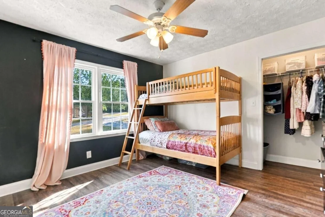 Photo of 408 White Way