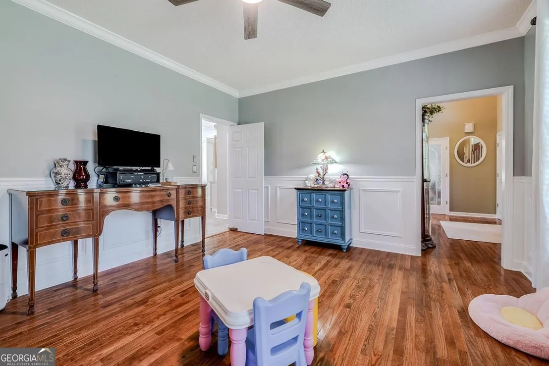 Photo of 152 Cambridge Drive