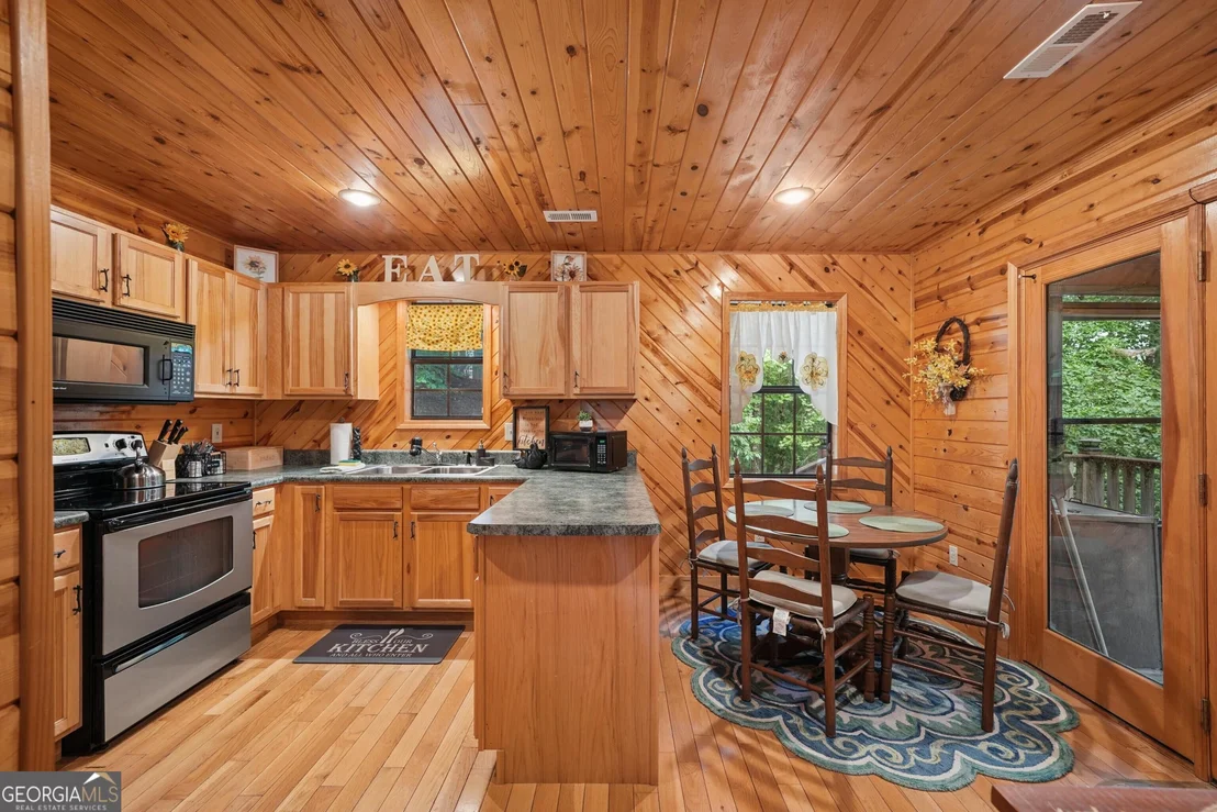 Photo of 1130 Sutton Road