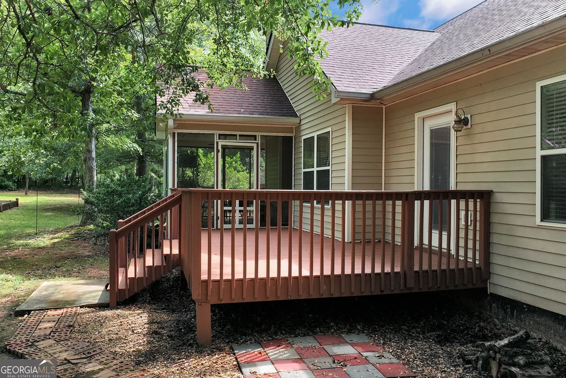 Photo of 817 Bluejay Way