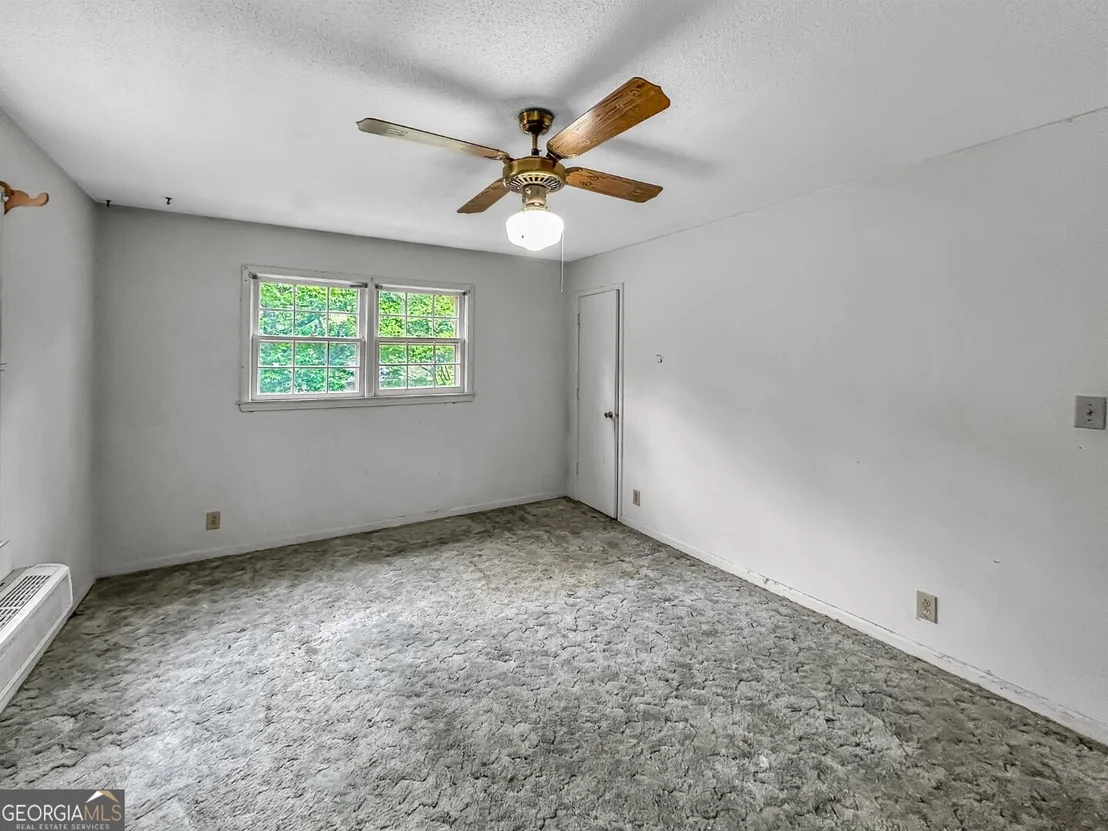 Photo of 411 Edgewater Circle