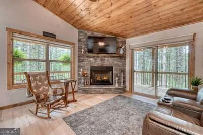 Photo of 124 Lakeside Estates Drive