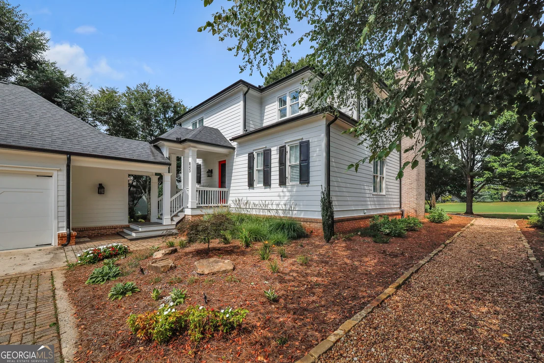 Photo of 845 Commons Park