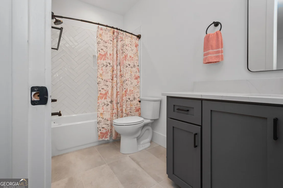 Photo of 220 Arbor Garden Circle