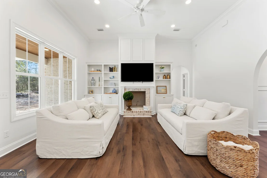 Photo of 6254 Bluebird Drive