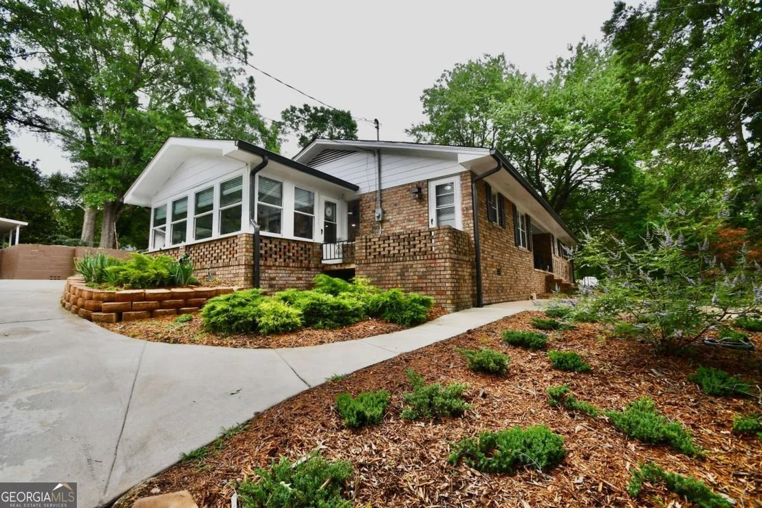 Photo of 280 Valleybrook Drive