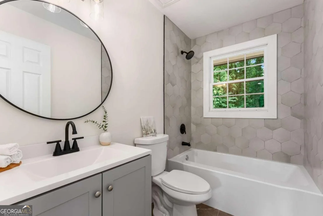 Photo of 57 Hillcrest Drive SE