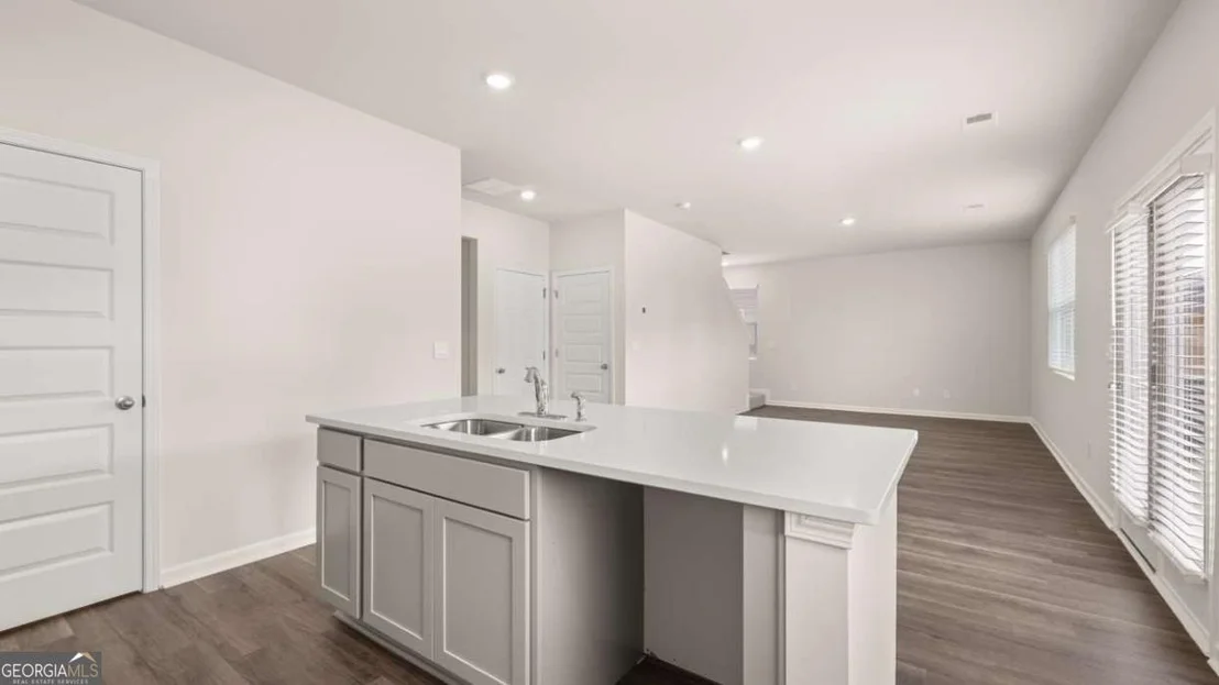 Photo of 830 Trillium Drive