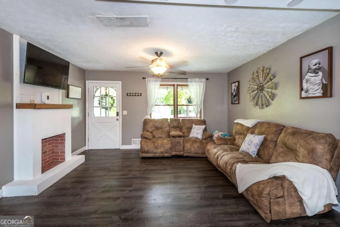 Photo of 795 Pioneer Road
