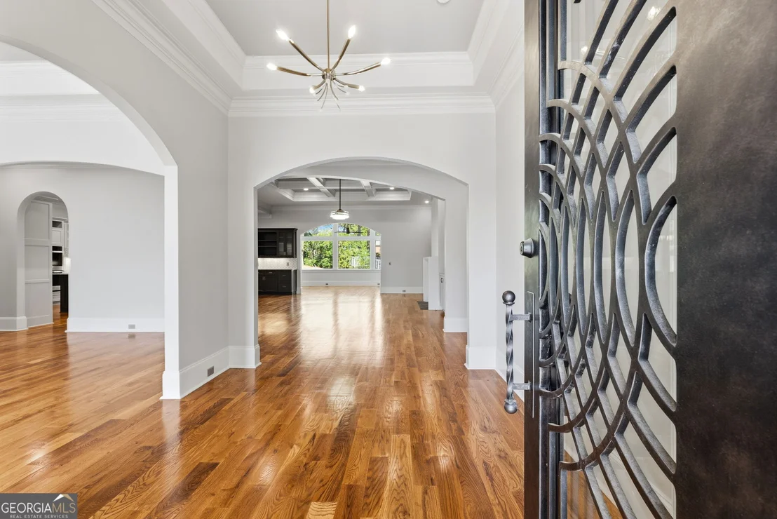 Photo of 607 W Lake Circle