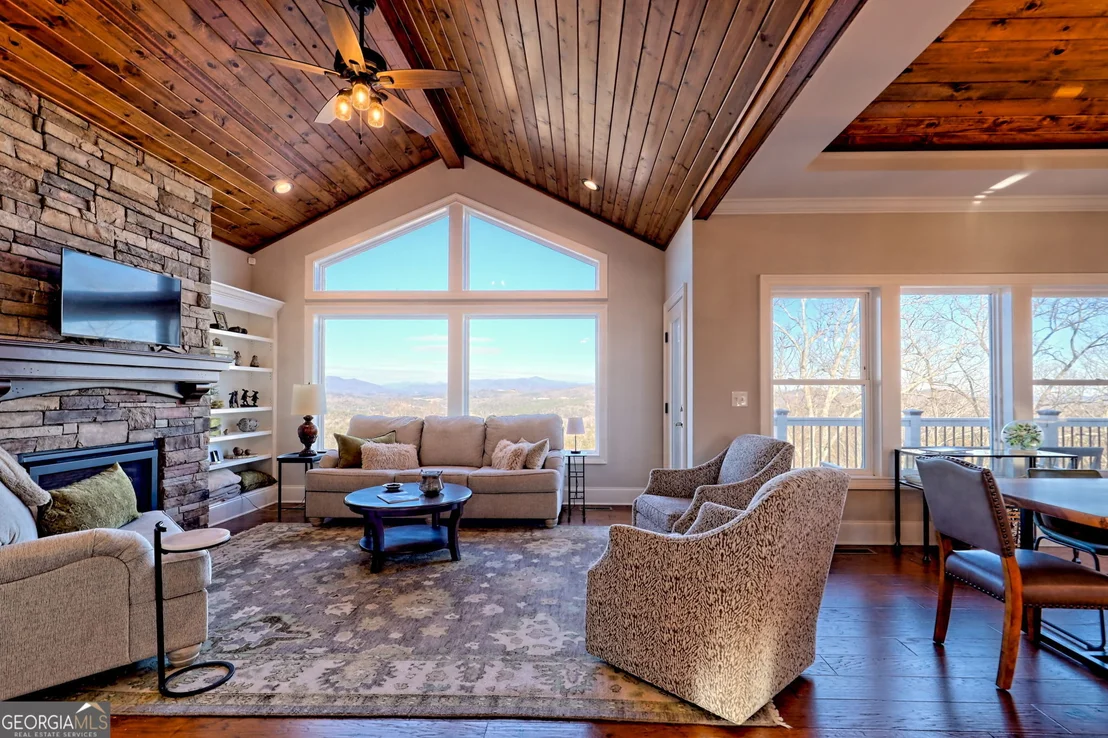Photo of 916 Arbor Drive