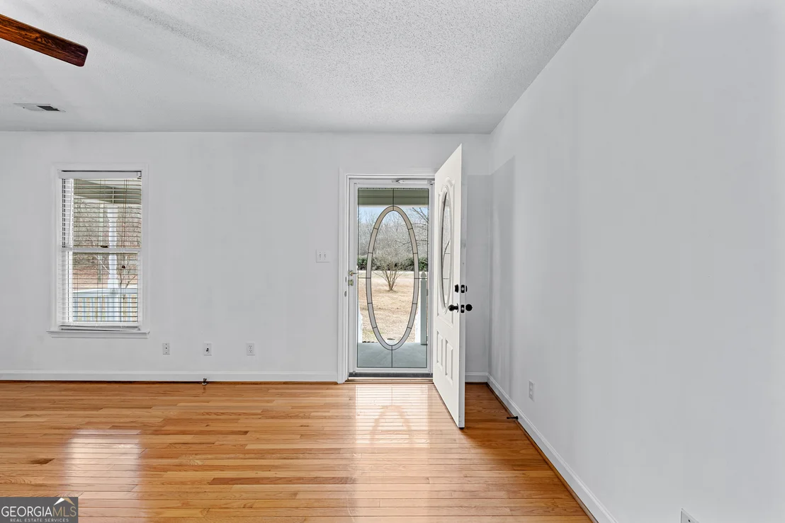 Photo of 423 Woods Road