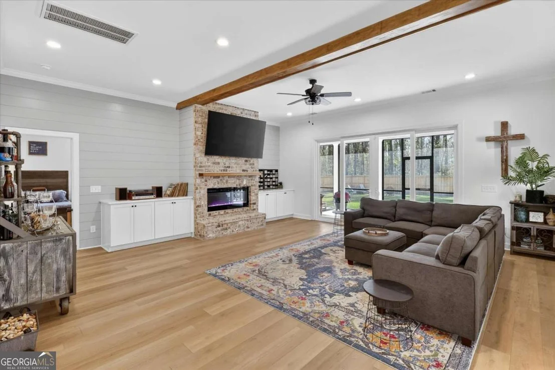 Photo of 320 Long Pond Road