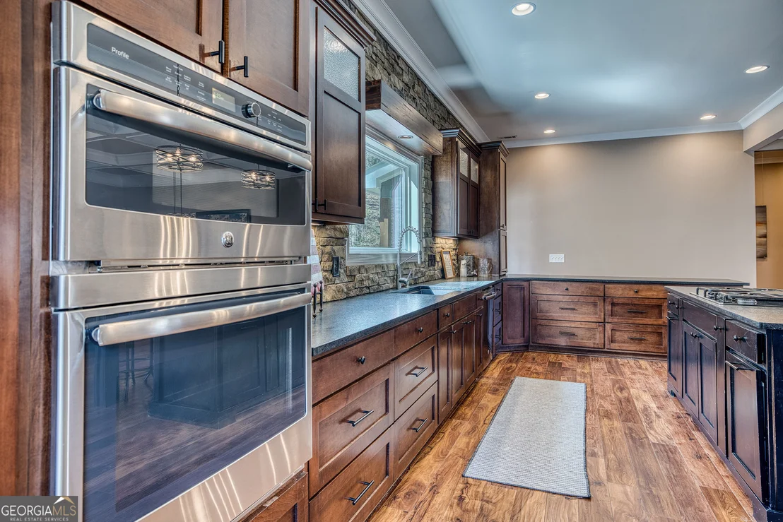 Photo of 112 Springhill Lane
