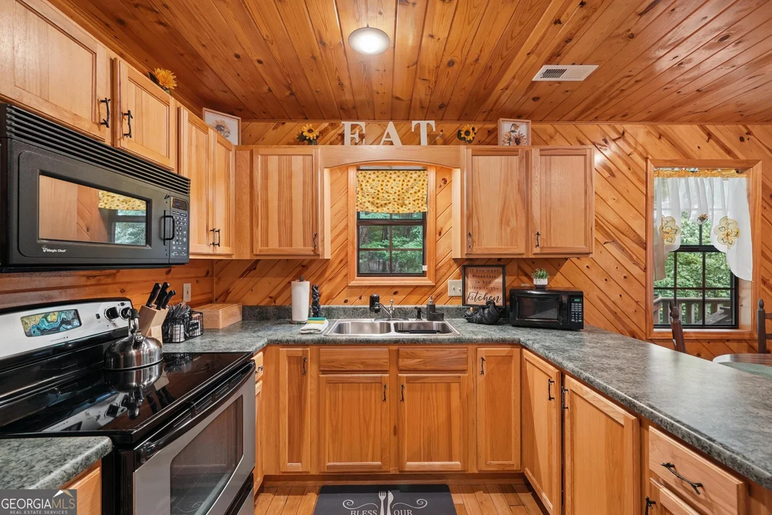 Photo of 1130 Sutton Road