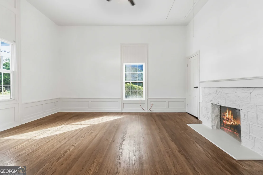 Photo of 6860 Main Street